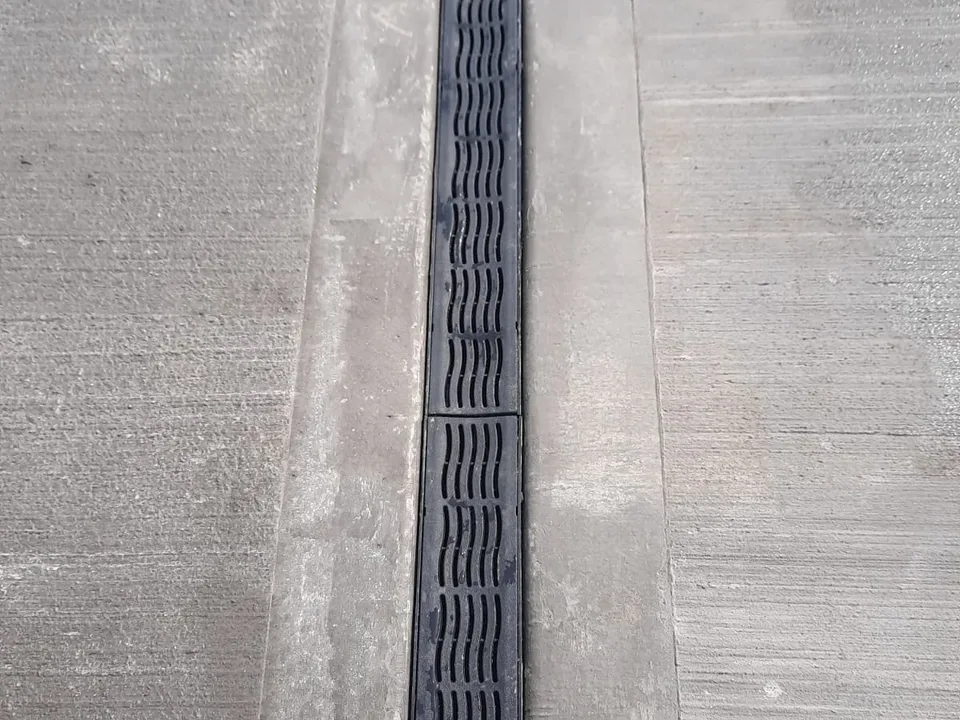 CG Groundworks Ltd trenching, ducting & concrete footpaths – project photograph 13