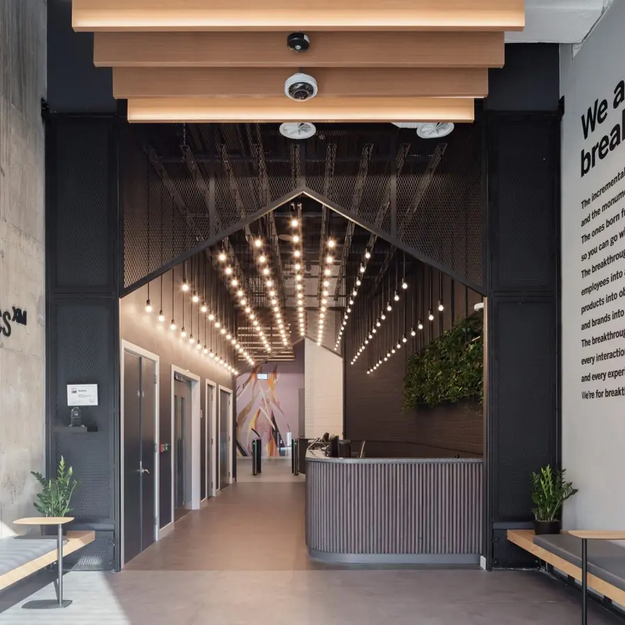 Manning & Buckley lighting and electrical fit-out at the Qualtrics workplace